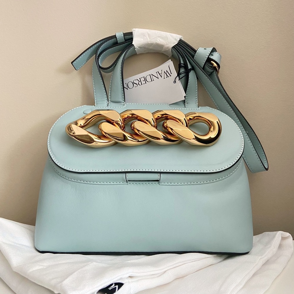 NWT $1090 JW Anderson Chain Lid Small Bucket Bag w/crossbody straps Mint Leather